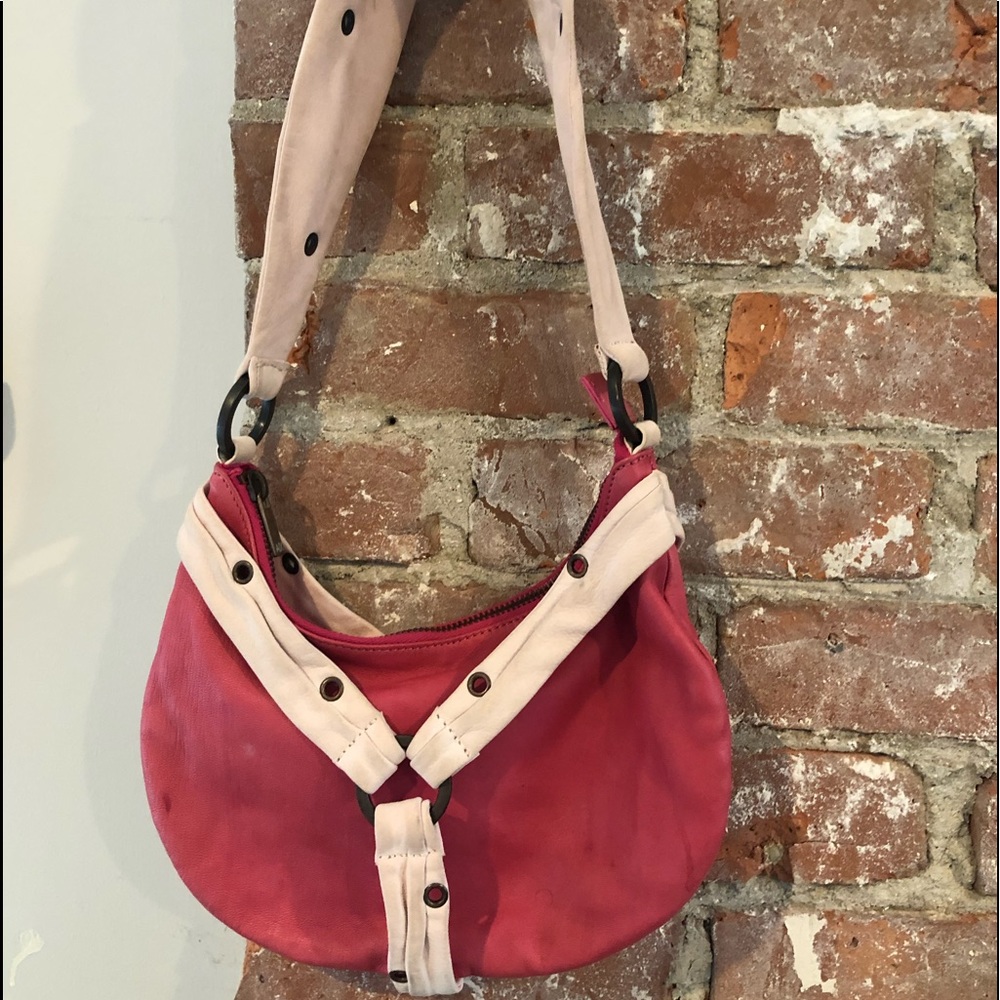 A/X Armani Exchange ..... handbag